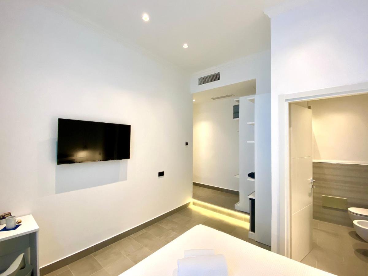 The One - Sun 'N Sea Rooms ลาสเปเซีย ภายนอก รูปภาพ