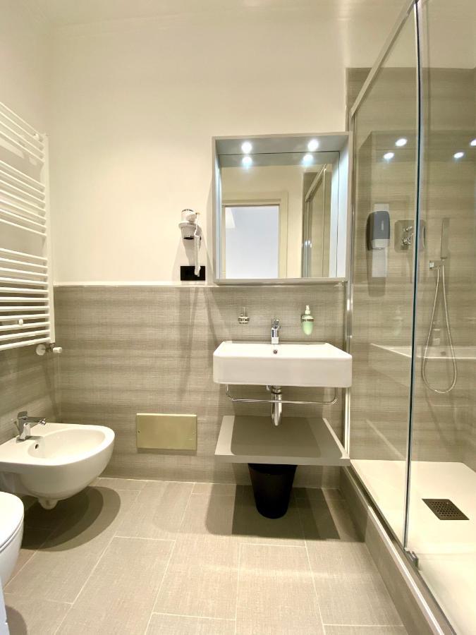 The One - Sun 'N Sea Rooms ลาสเปเซีย ภายนอก รูปภาพ